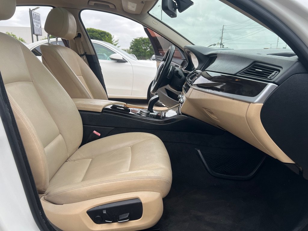 Used 2016 BMW 528i Sedan RWD image 12