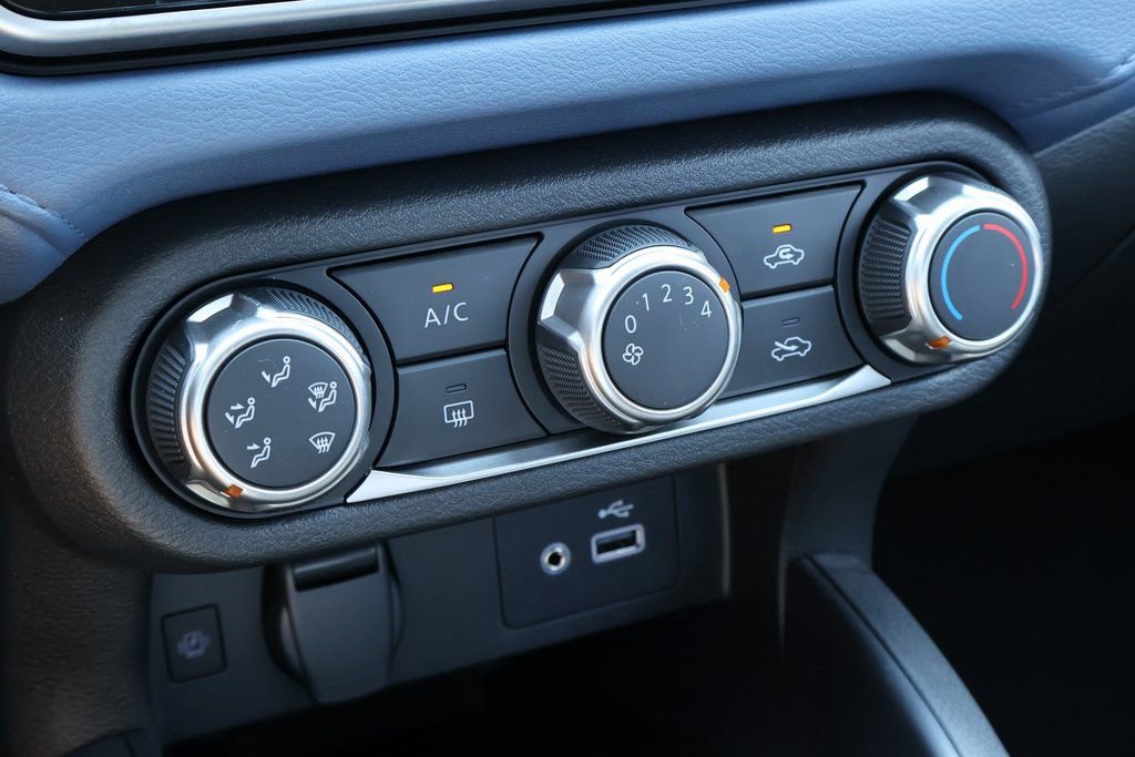 New 2025 Nissan Versa SV w/ Trunk Package image 12