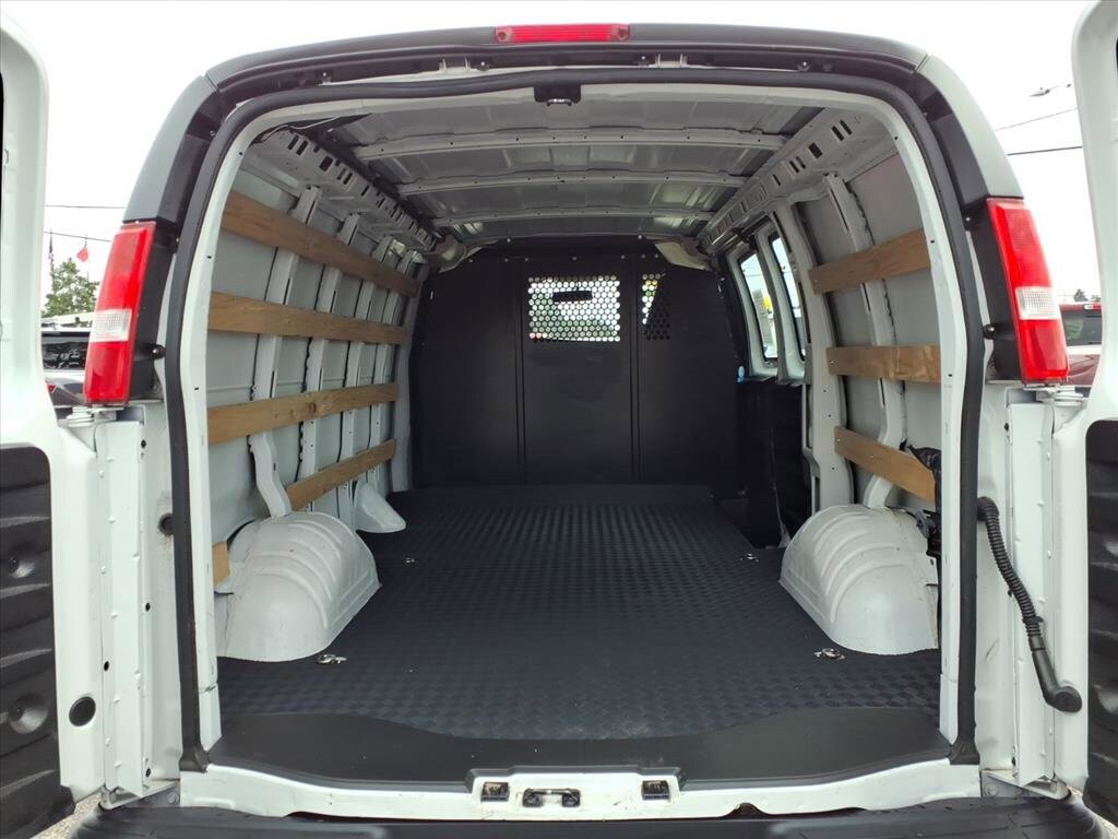 Used 2024 Chevrolet Express 2500 w/ Driver Convenience Package image 8