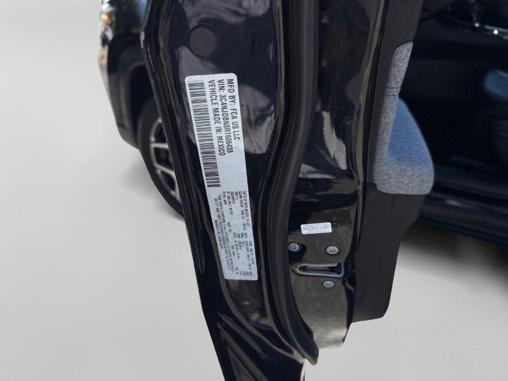 Used 2024 Jeep Compass Latitude AWD/4WD image 28