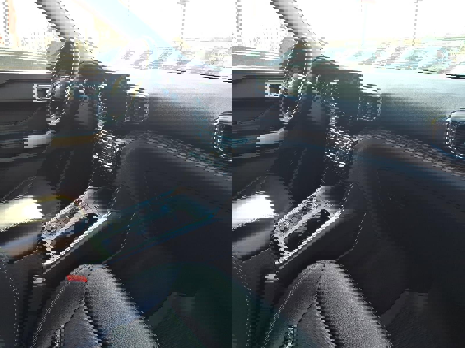 Used 2021 Ford Explorer Limited w/ Equipment Group 301A image 21