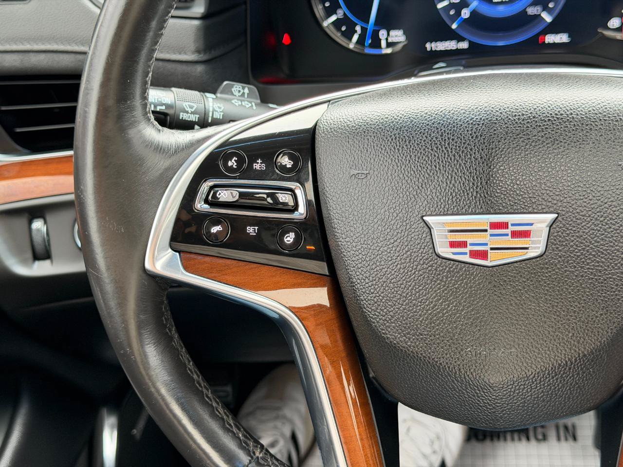 Used 2017 Cadillac Escalade Luxury AWD/4WD image 90
