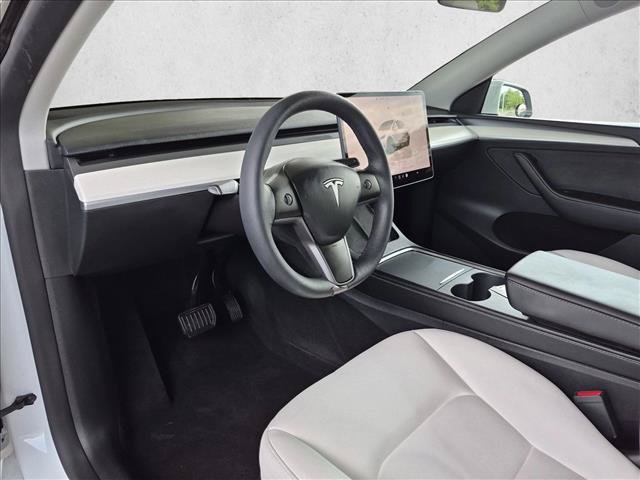 Used 2024 Tesla Model Y Long Range RWD image 10
