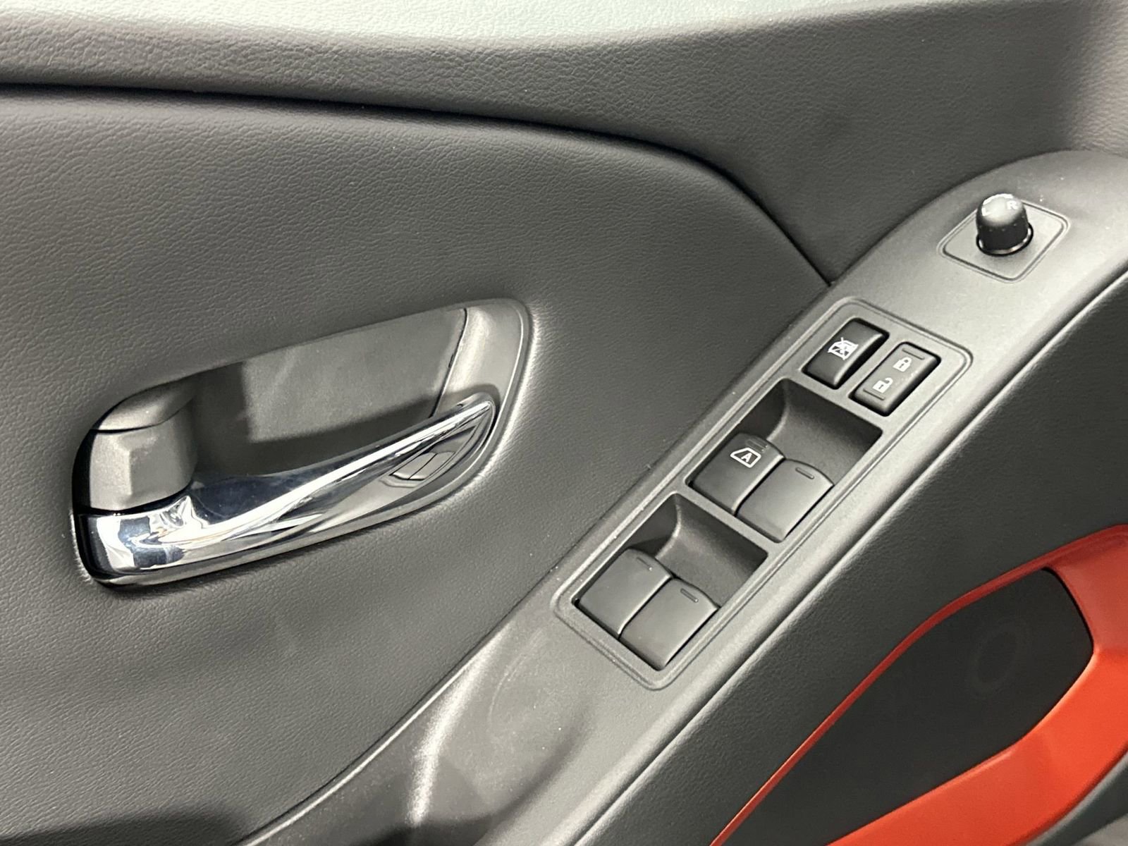 New 2025 Nissan Frontier PRO-4X w/ Interior Protection Package image 18