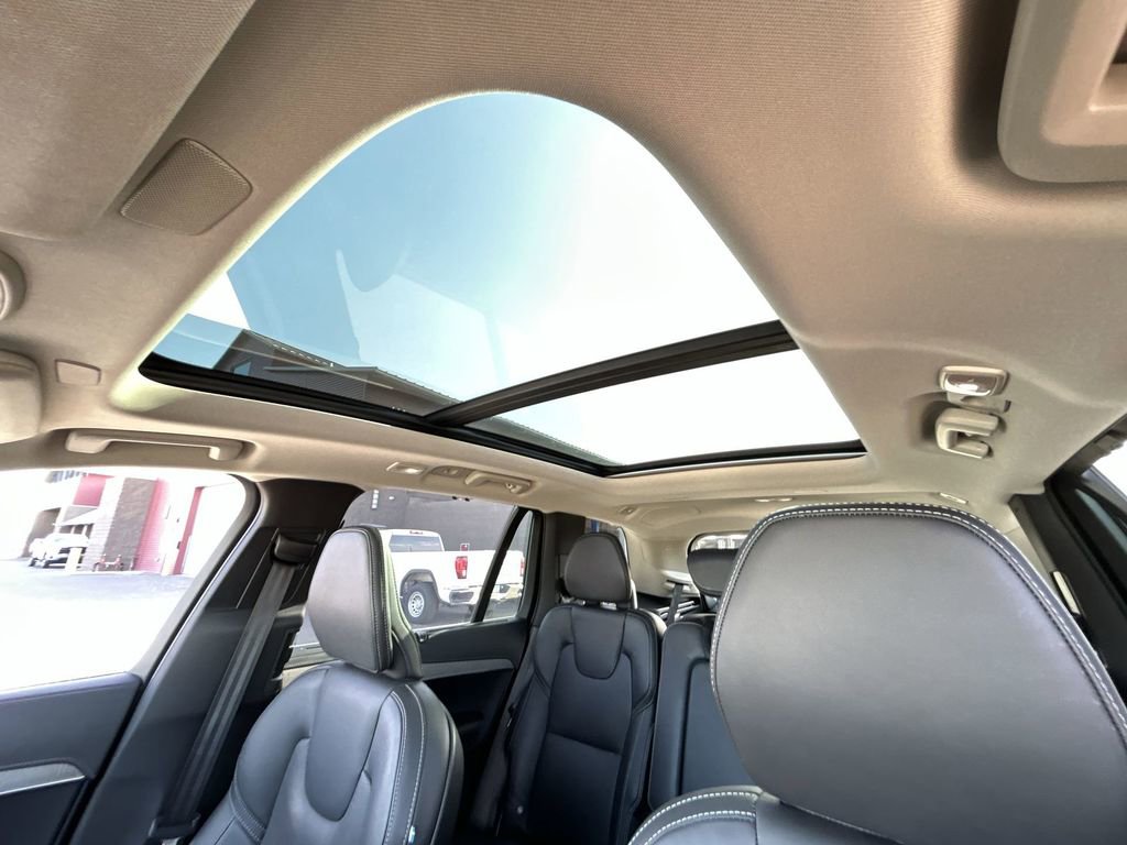 Used 2023 Volvo XC90 B6 Ultimate w/ Protection Package Premier AWD/4WD image 19