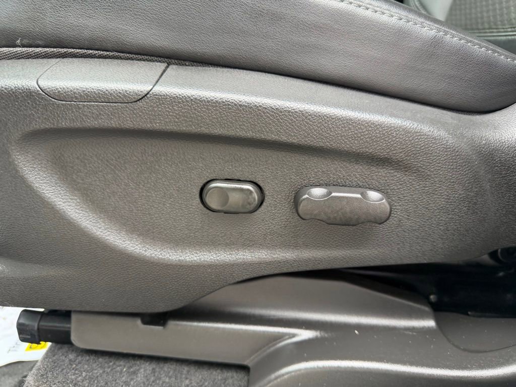 Certified 2019 Buick Encore Preferred AWD/4WD image 17
