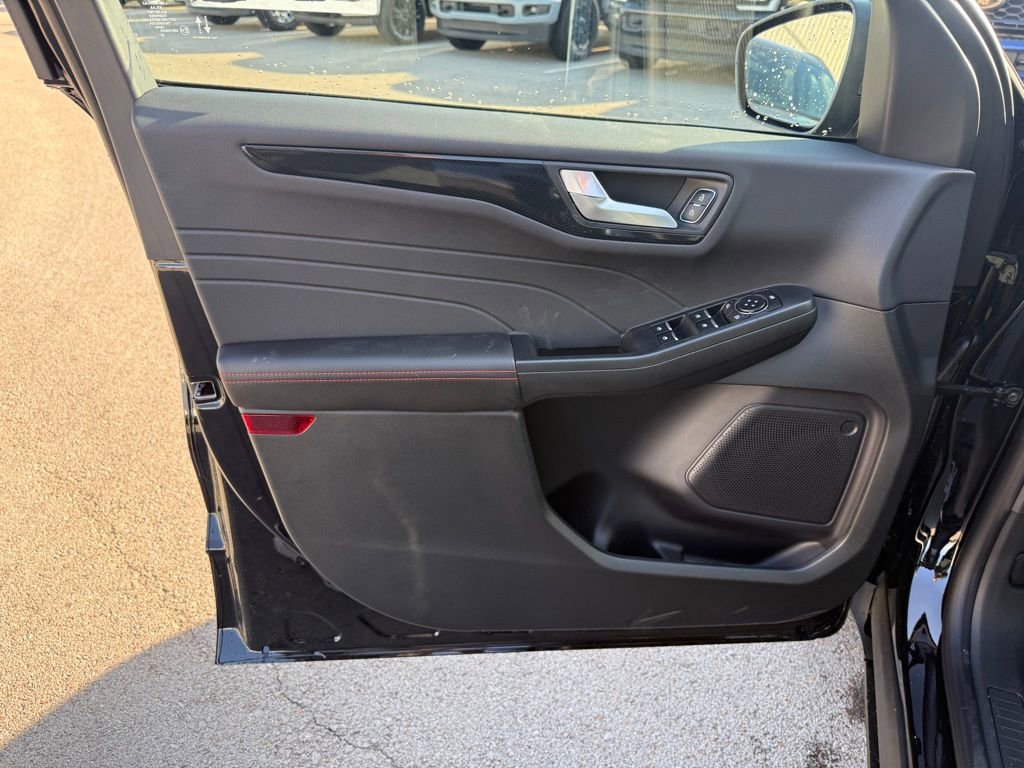 New 2026 Ford Escape ST-Line w/ Tech Pack #1 FWD image 7