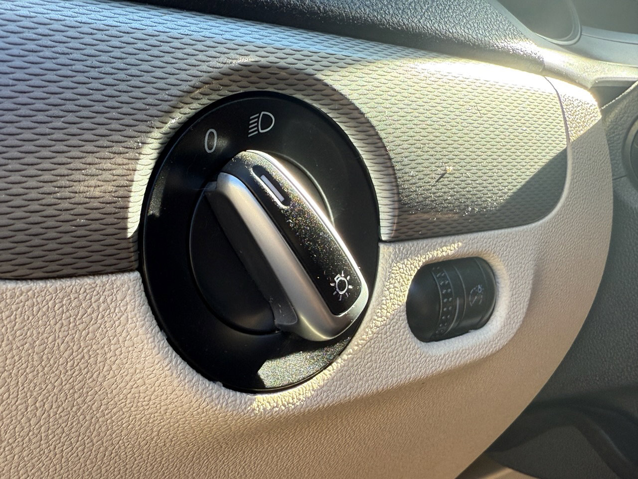 Used 2017 Volkswagen Jetta SE image 27