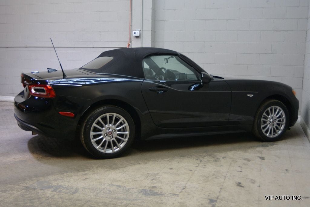 Used 2018 FIAT 124 Spider Classica w/ Technology & Siriusxm Group RWD image 11