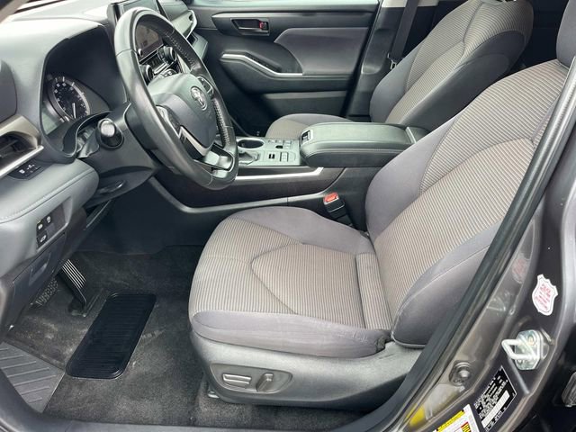 Used 2024 Toyota Highlander LE image 14