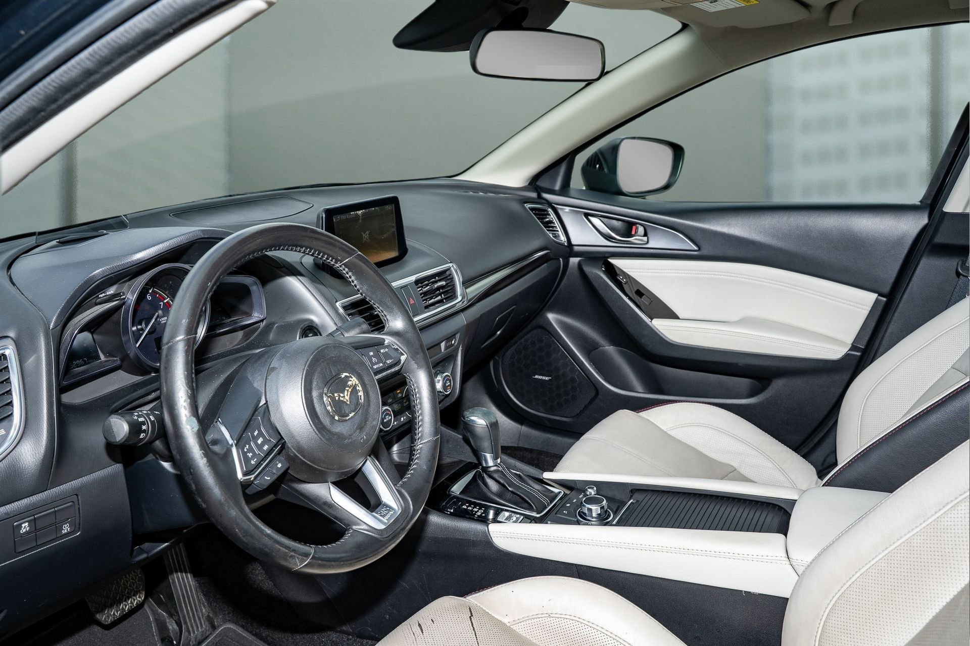 Used 2018 MAZDA MAZDA3 Grand Touring image 9