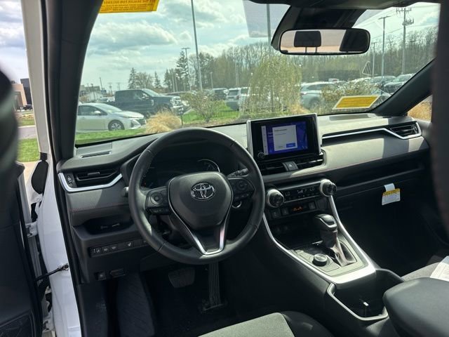 Used 2023 Toyota RAV4 SE w/ Weather & Moonroof Package image 28