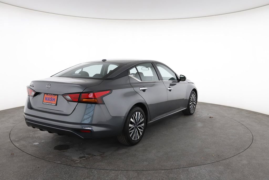 Used 2025 Nissan Altima 2.5 SV image 12