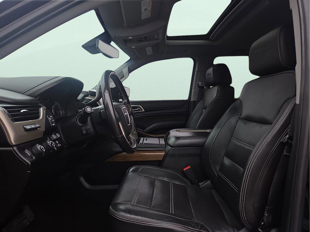 Used 2018 GMC Yukon Denali AWD/4WD image 16