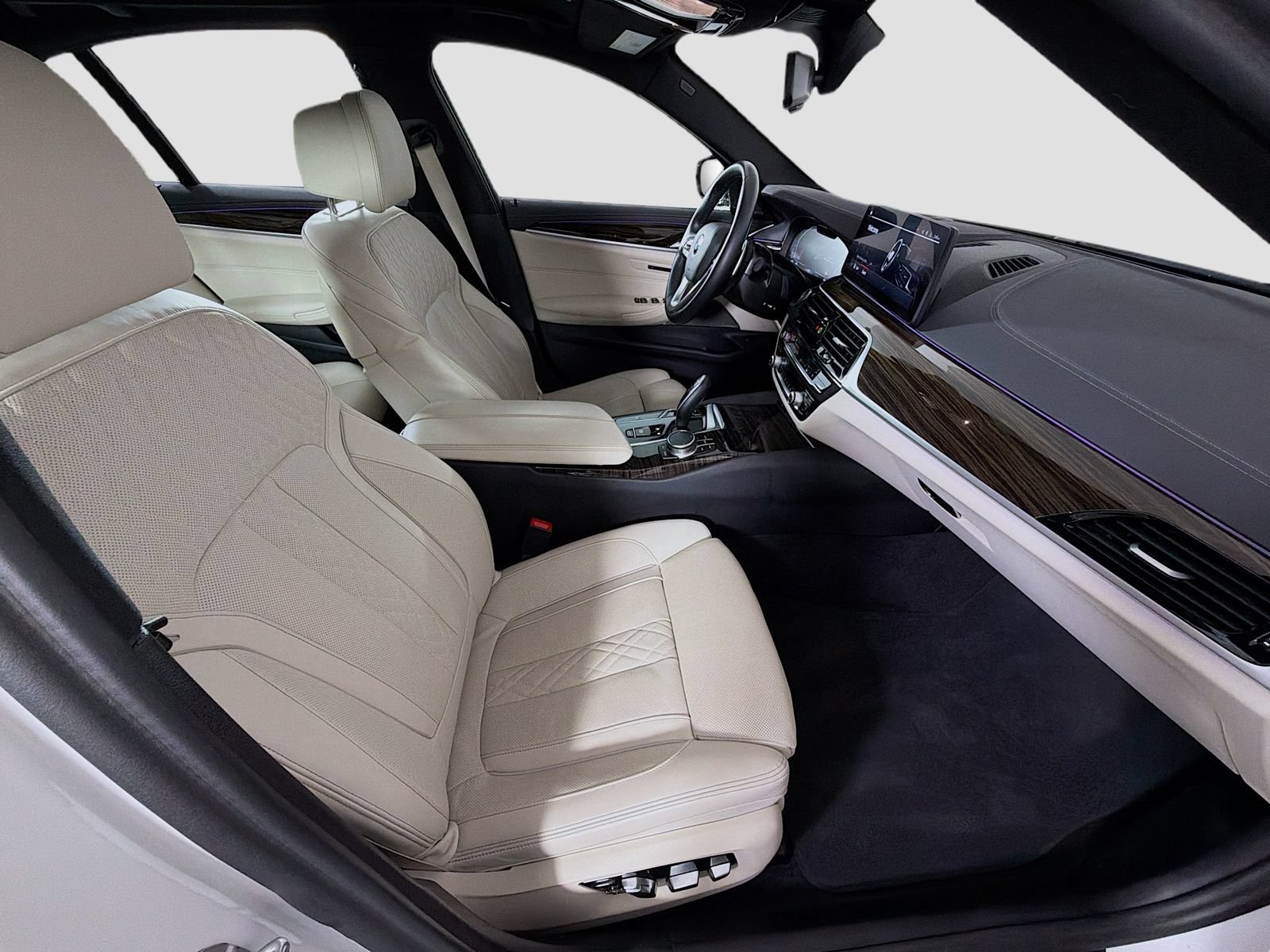 Used 2023 BMW 540i w/ Premium Package RWD image 31