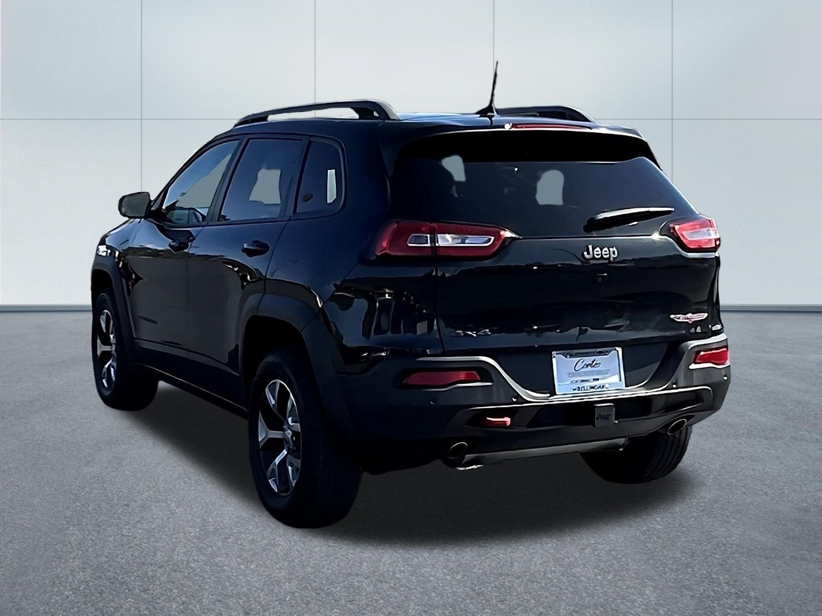 Used 2016 Jeep Cherokee Trailhawk w/ Leather Interior Group AWD/4WD image 4