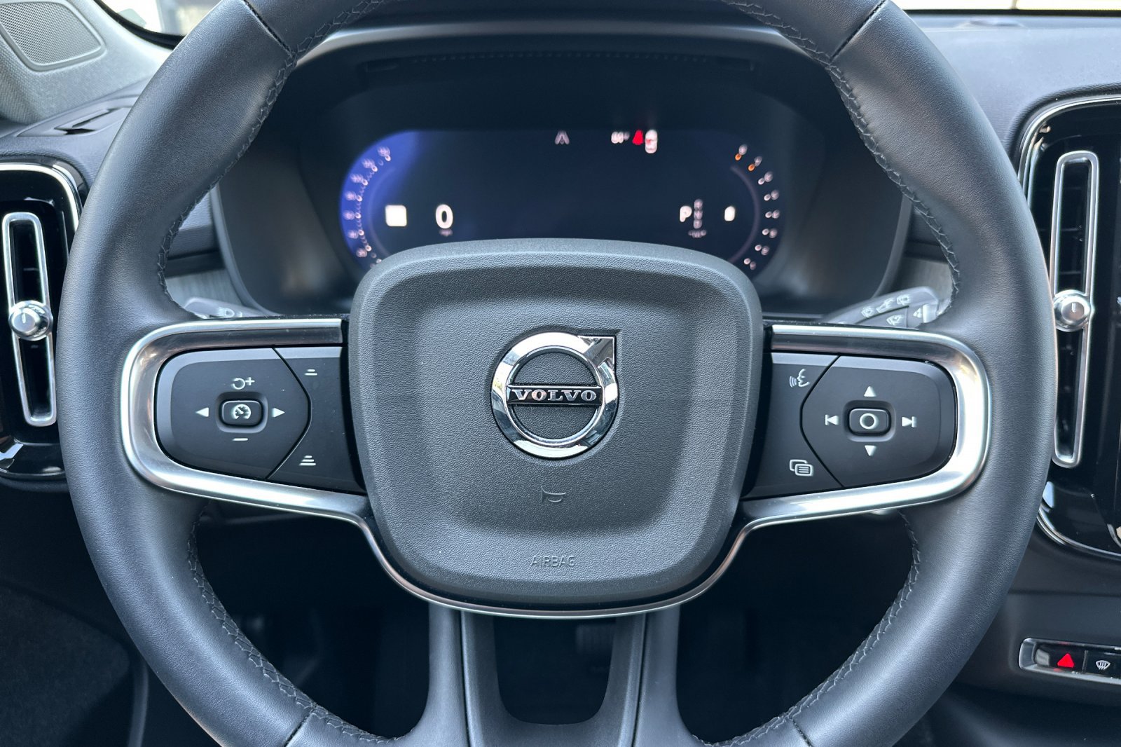 Certified 2026 Volvo XC40 B4 Core w/ Protection Package FWD image 28