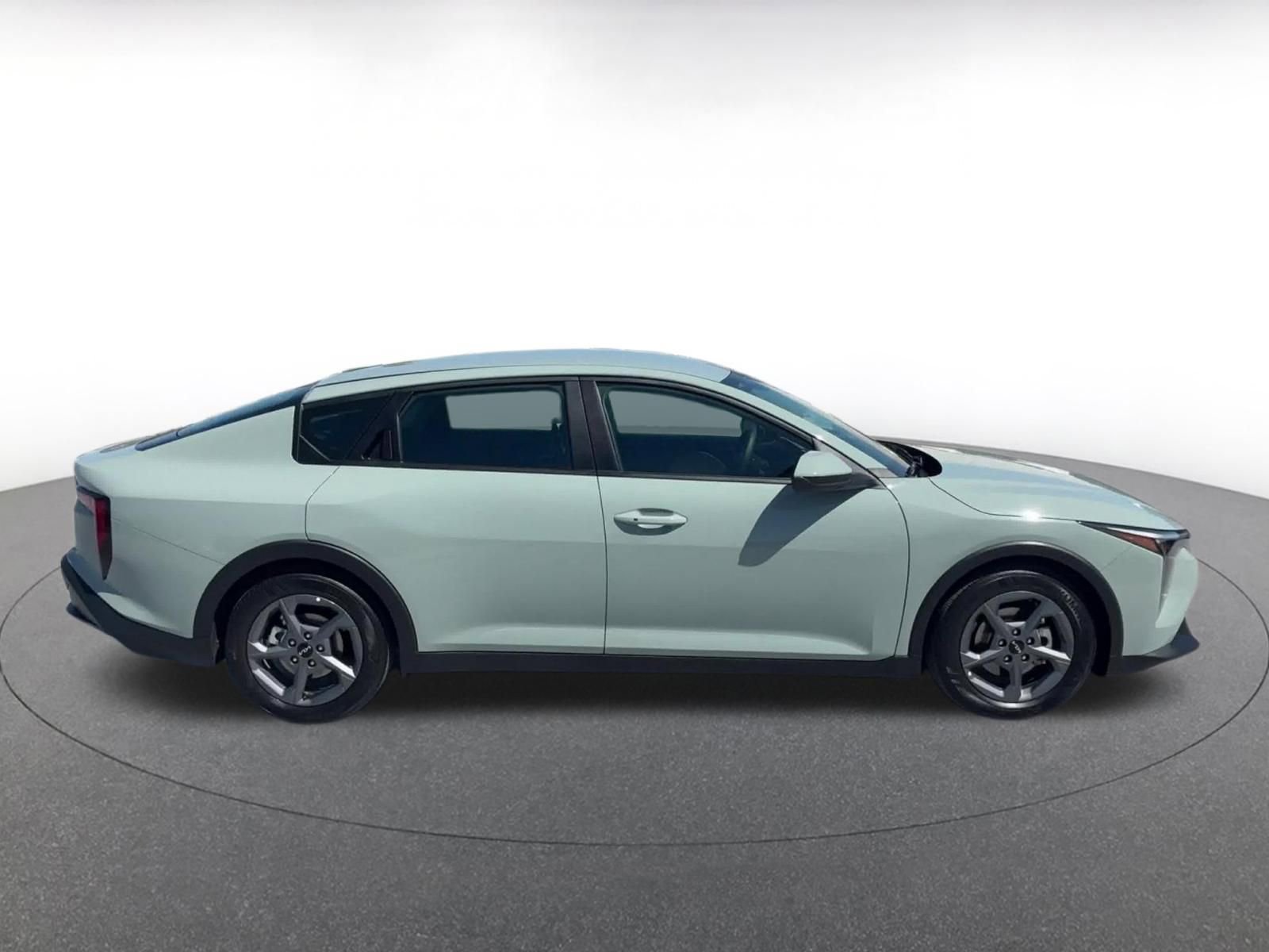 Used 2025 Kia K4 LXS image 16