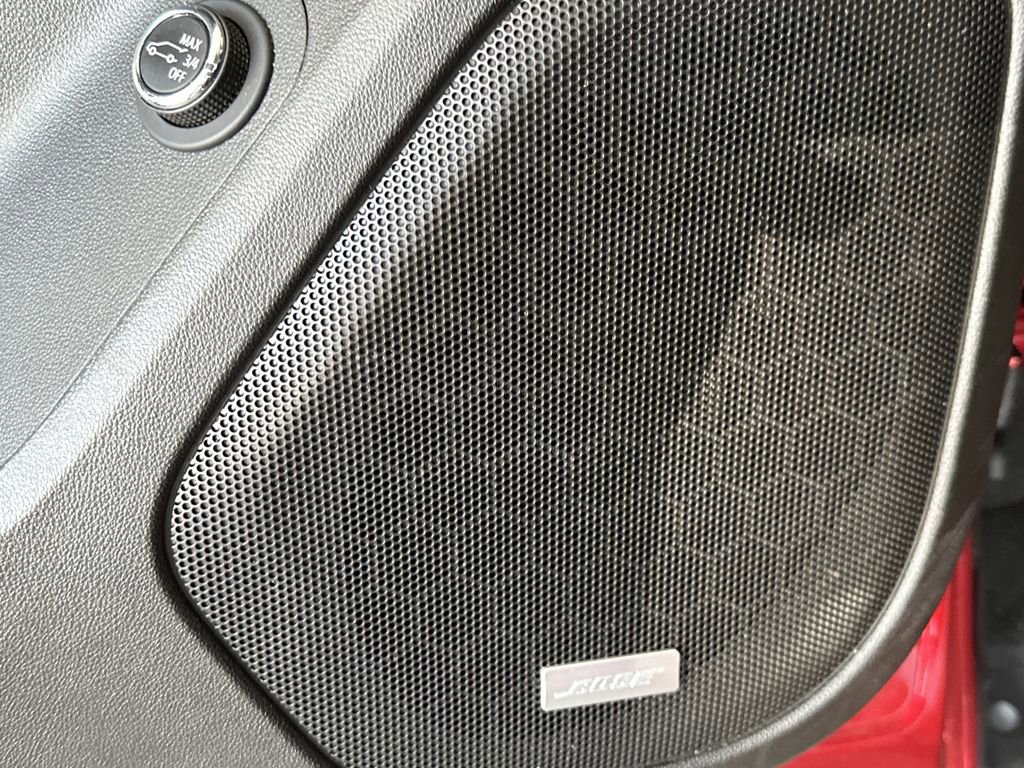 Certified 2022 GMC Acadia SLT w/ Technology Package FWD image 17