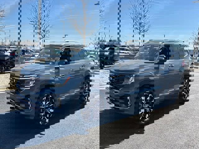 New 2026 Volkswagen Atlas SEL Premium R-Line image 3