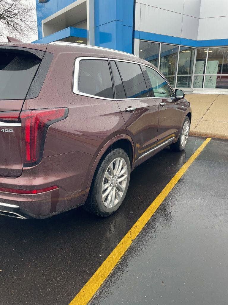 Used 2022 Cadillac XT6 Premium Luxury w/ LPO, Floor Liner Package AWD/4WD image 3