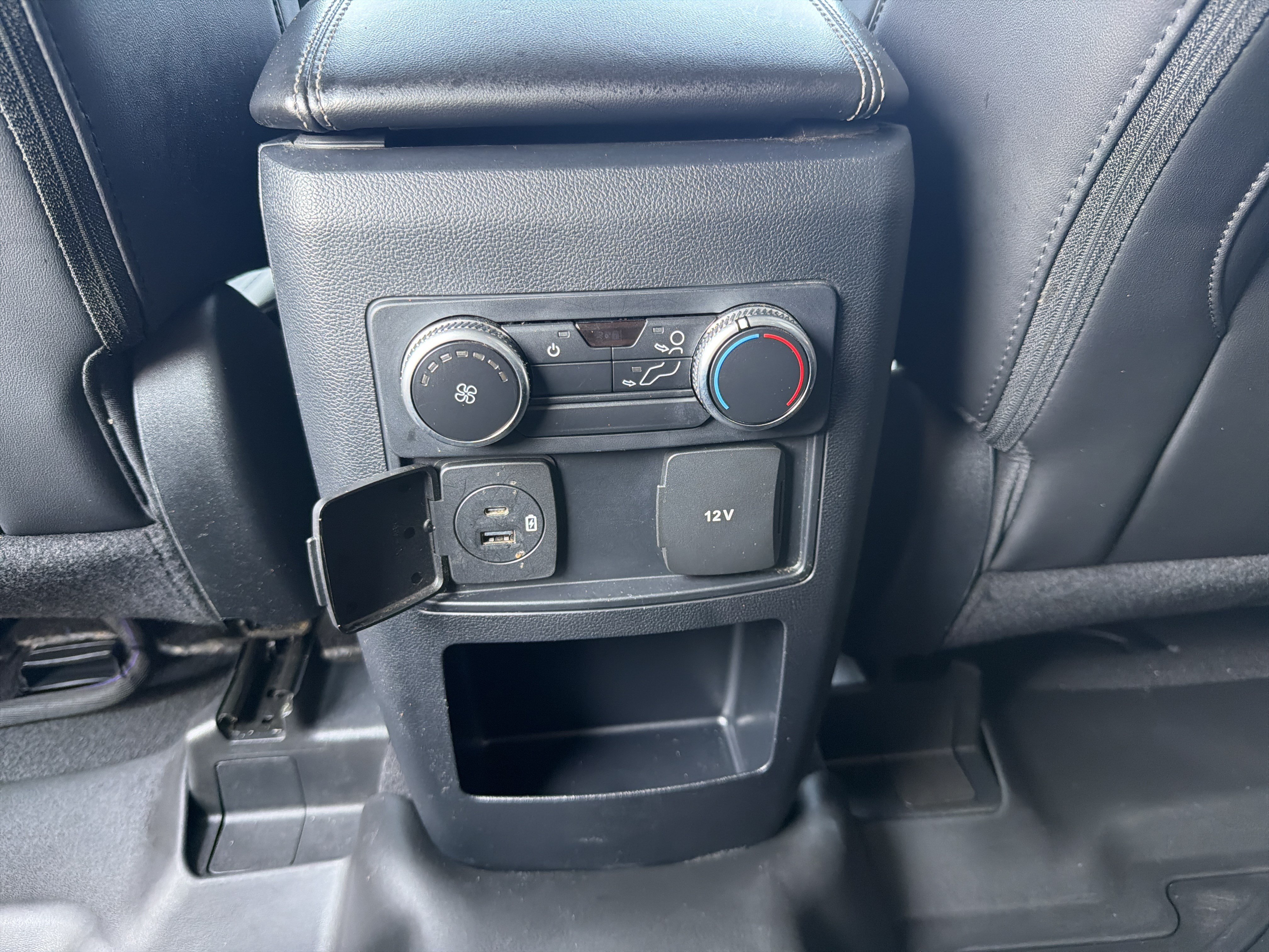 Used 2021 Ford Explorer XLT w/ Equipment Group 202A RWD image 22