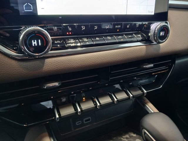 Certified 2025 GMC Canyon Denali image 25