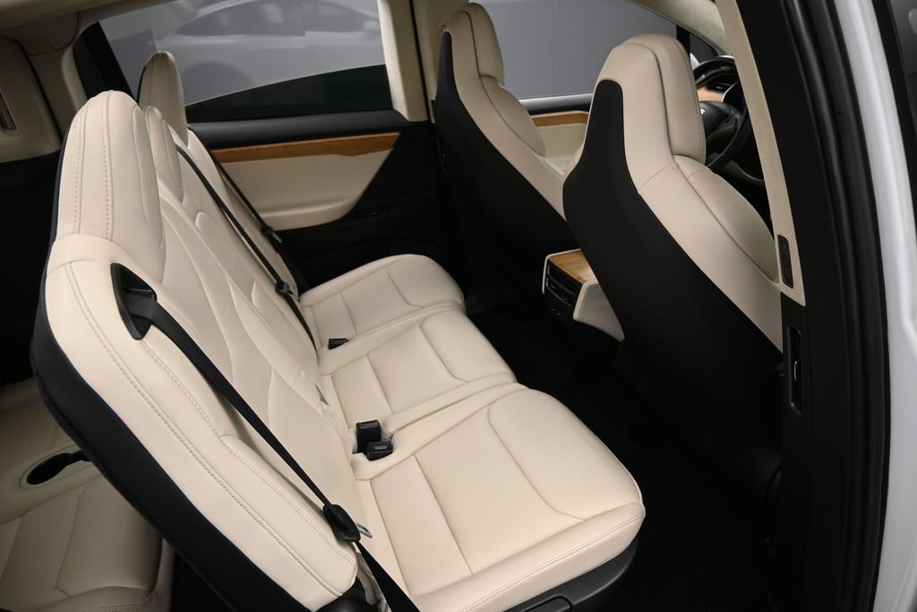Used 2018 Tesla Model X 75D AWD/4WD image 32