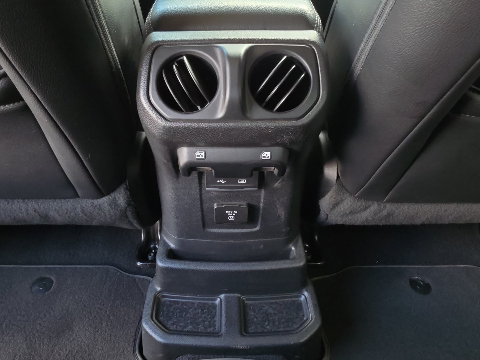 Used 2019 Jeep Wrangler Unlimited Sahara AWD/4WD image 29
