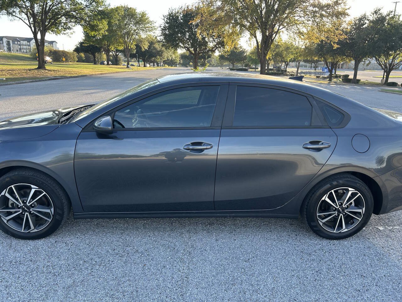 Used 2023 Kia Forte LXS FWD image 9