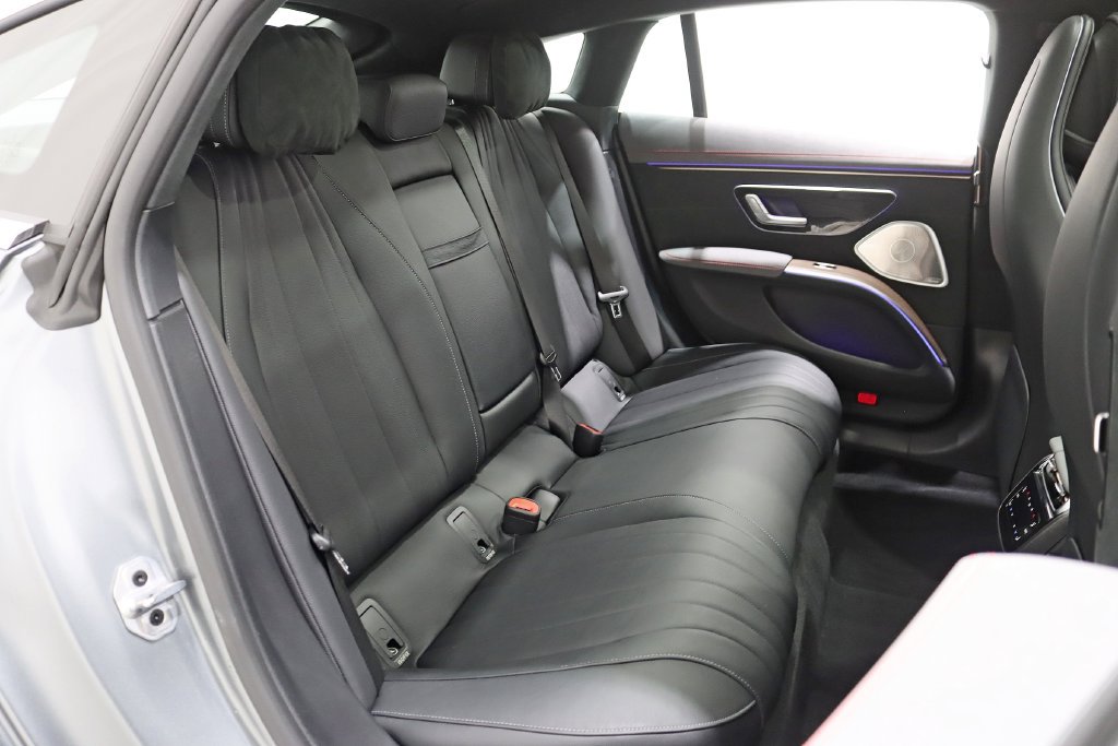 Used 2023 Mercedes-Benz EQS 580 4MATIC Sedan image 31