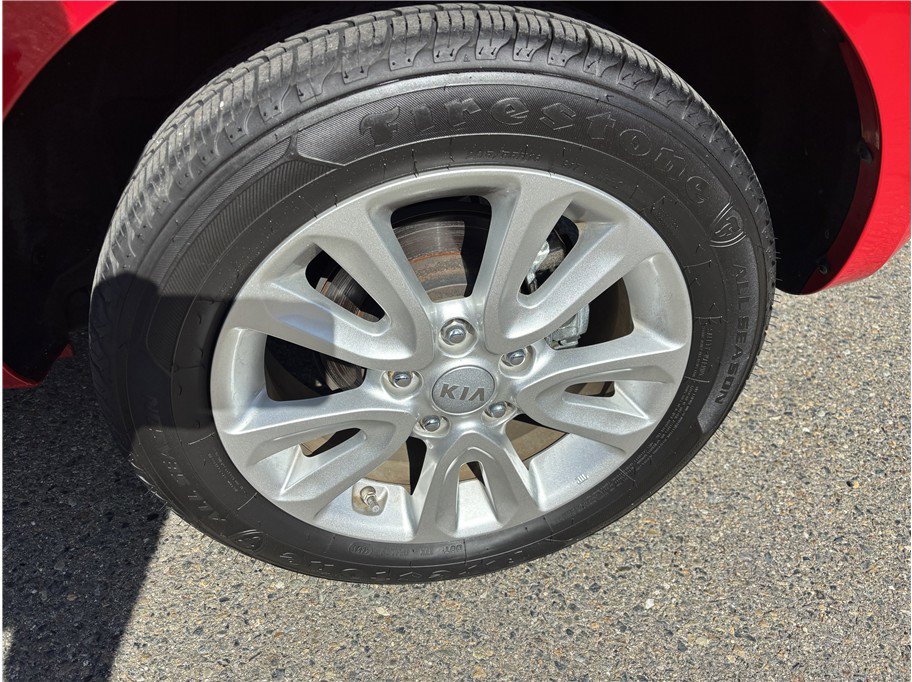 Used 2012 Kia Soul + image 9