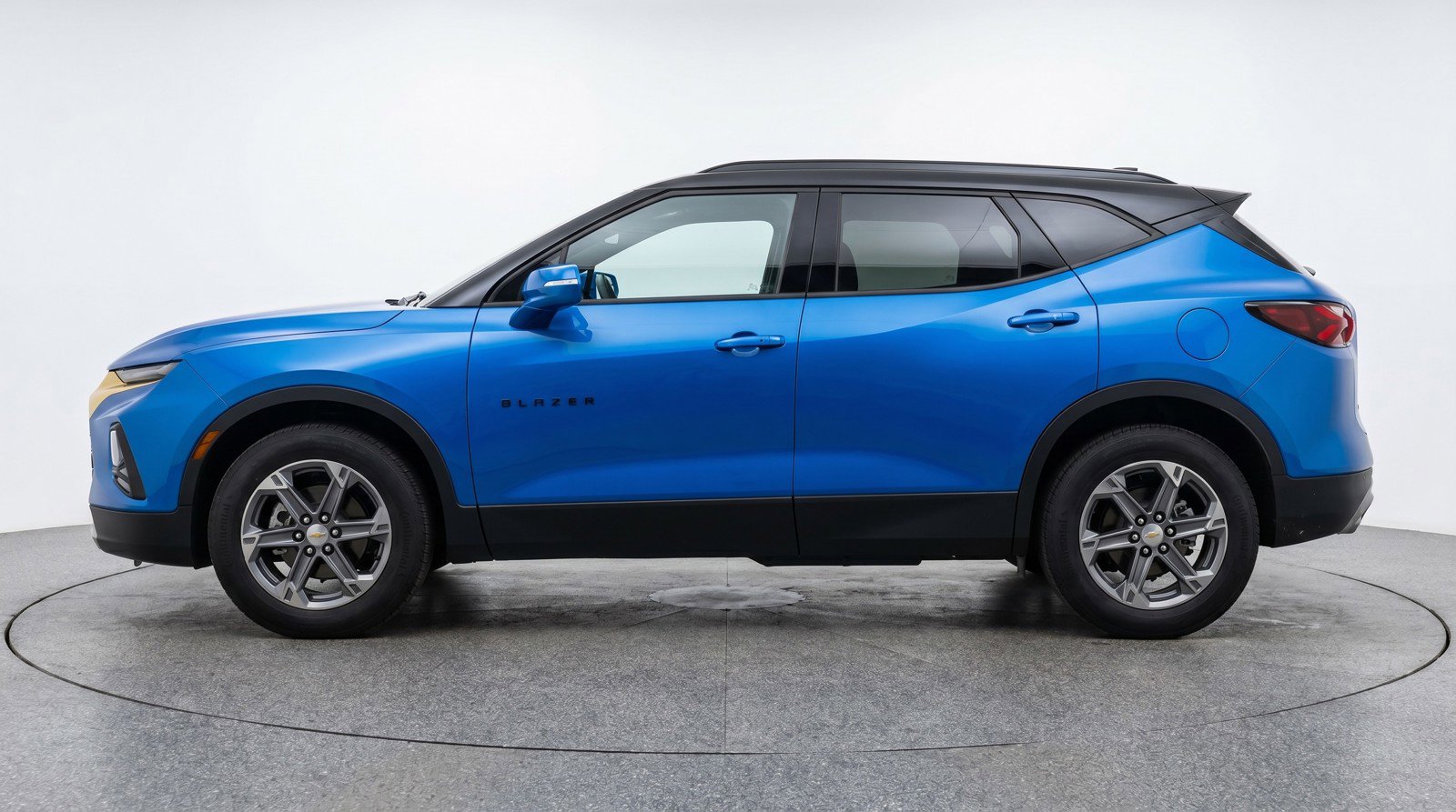 Used 2025 Chevrolet Blazer LT FWD image 5