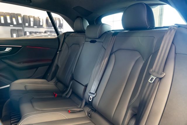 Used 2025 Audi Q8 Prestige AWD/4WD image 30