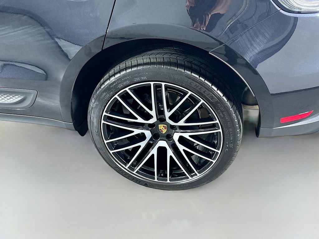 New 2026 Porsche Macan Turbo AWD/4WD image 33