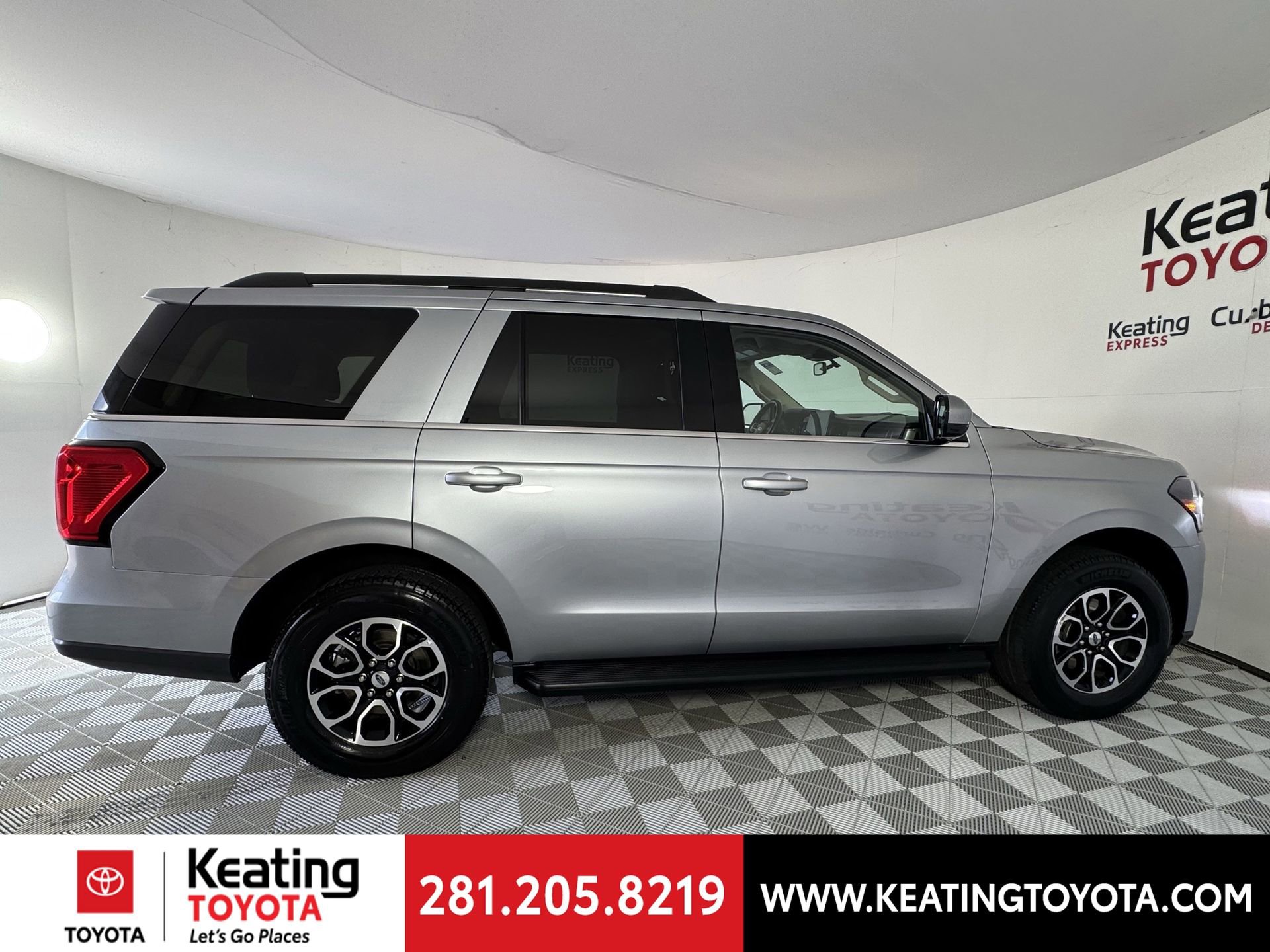 Used 2024 Ford Expedition XLT image 4