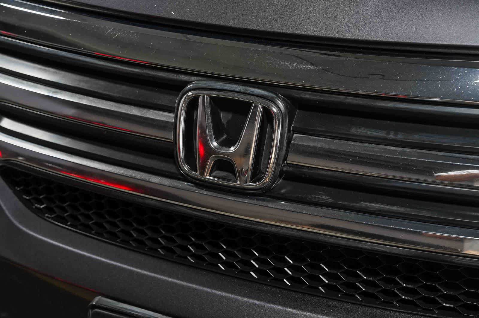 Used 2017 Honda Pilot EX-L image 8