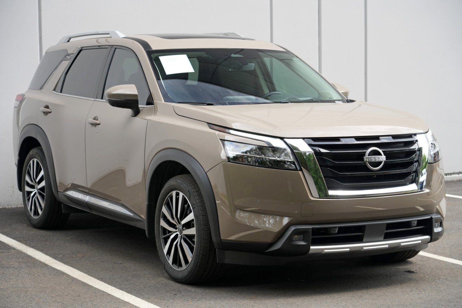 Used 2024 Nissan Pathfinder Platinum FWD image 55