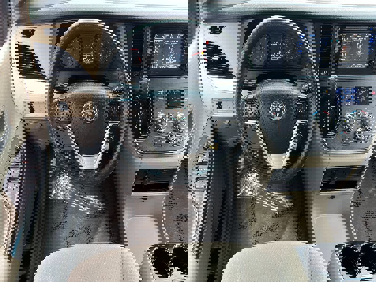 Used 2017 Toyota Sienna LE image 14