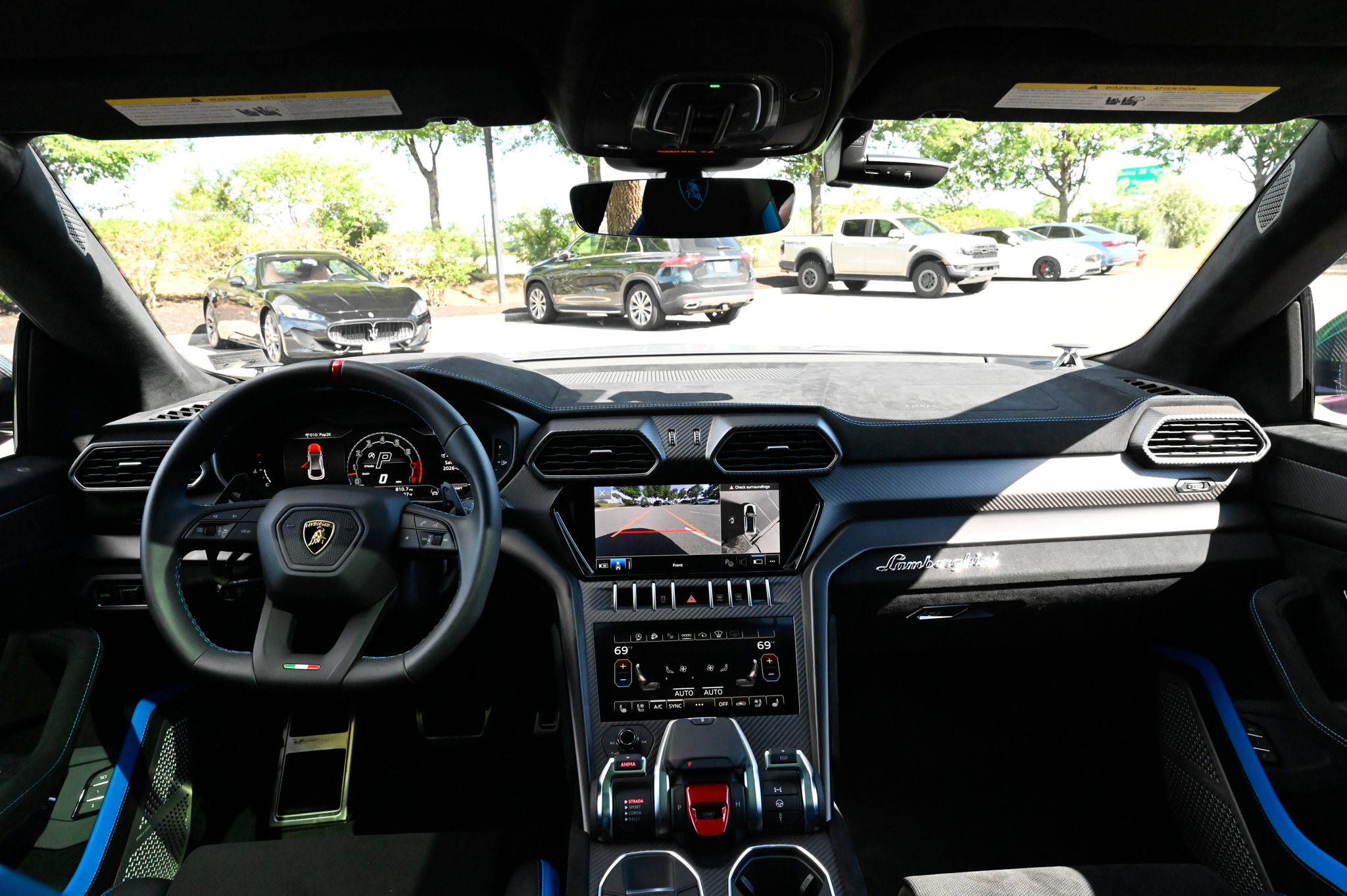 Used 2024 Lamborghini Urus Performante AWD/4WD image 43