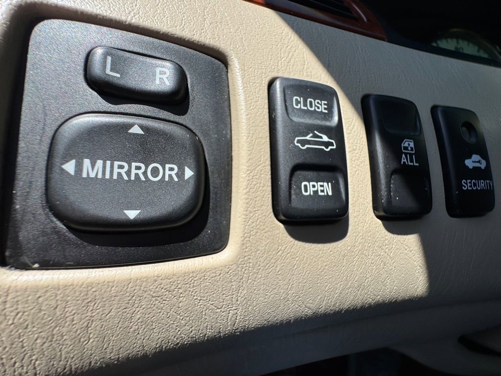 Used 2006 Toyota Solara SE FWD image 11