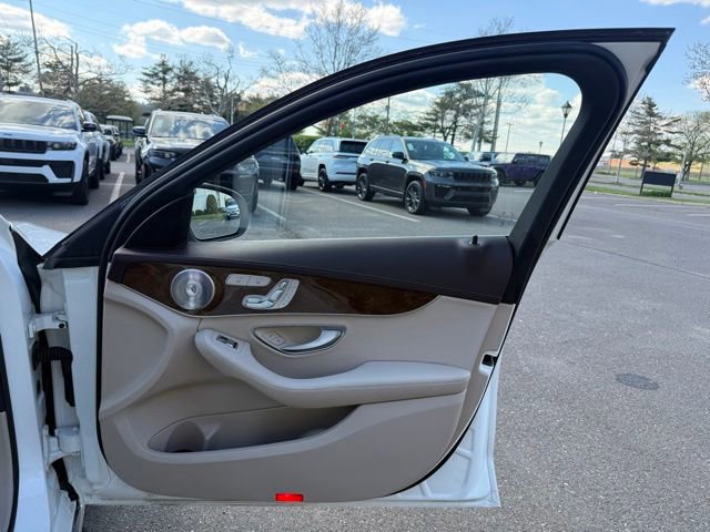 Used 2016 Mercedes-Benz C 300 4MATIC Sedan image 32