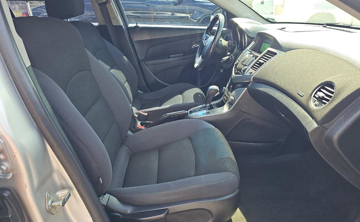 Used 2013 Chevrolet Cruze LT FWD image 8