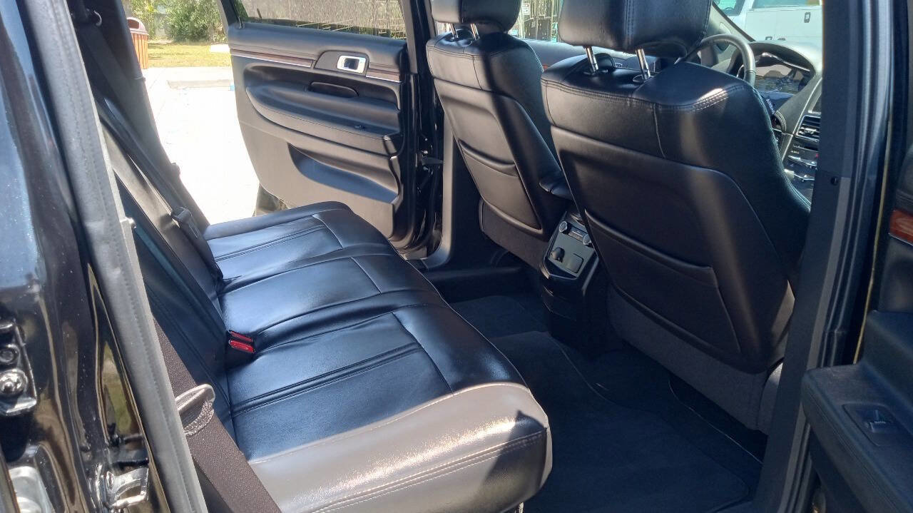 Used 2014 Lincoln MKT AWD image 18