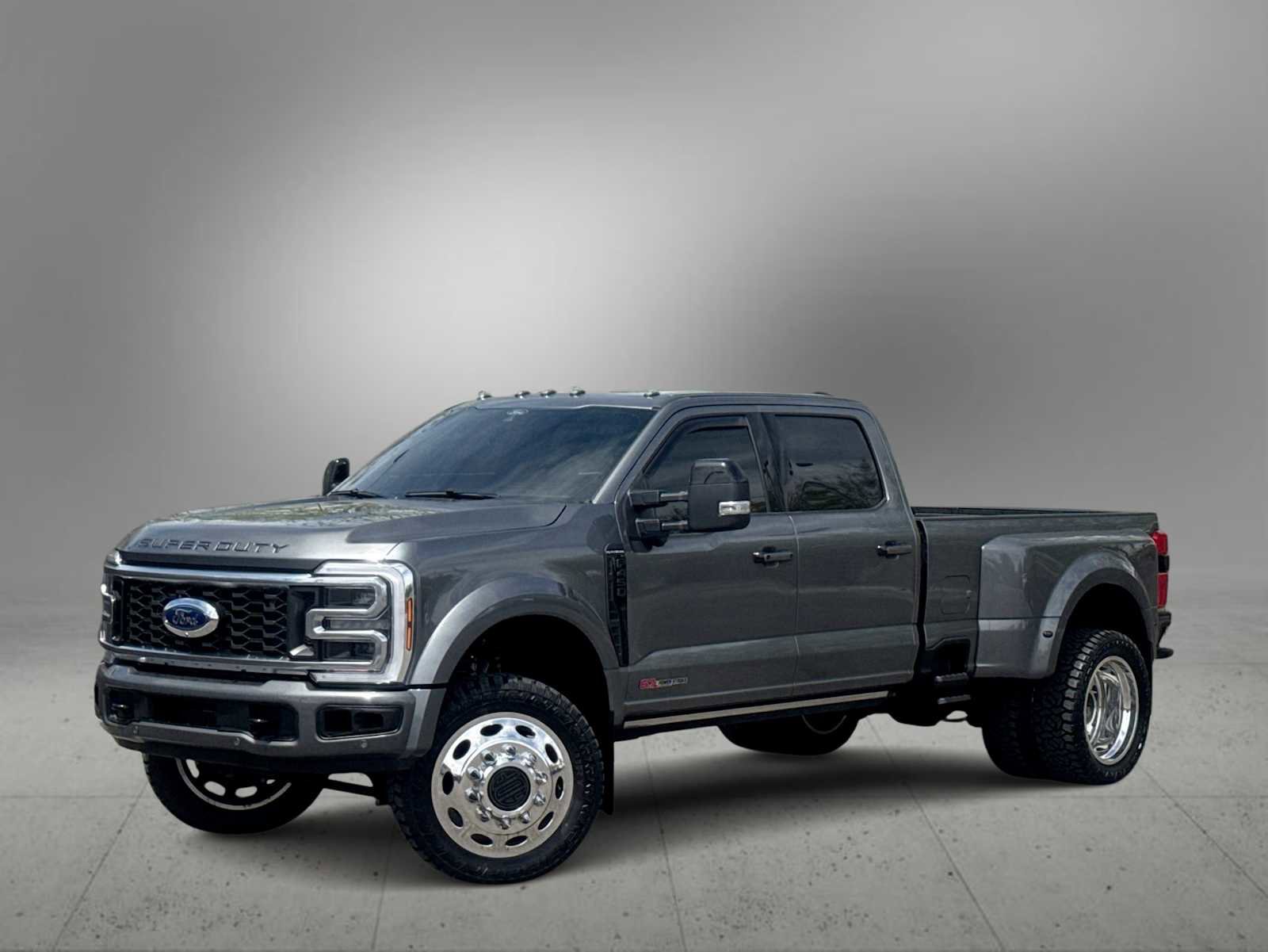 Used 2025 Ford F450 Platinum w/ FX4 Off-Road Package AWD/4WD image 1