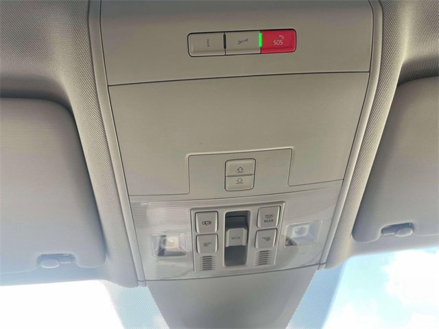 Used 2022 Volkswagen Atlas SEL R-Line image 33