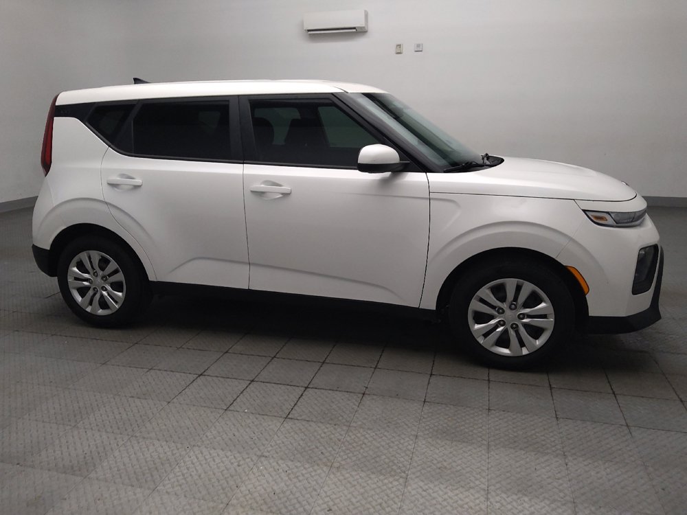 Used 2020 Kia Soul LX FWD image 11