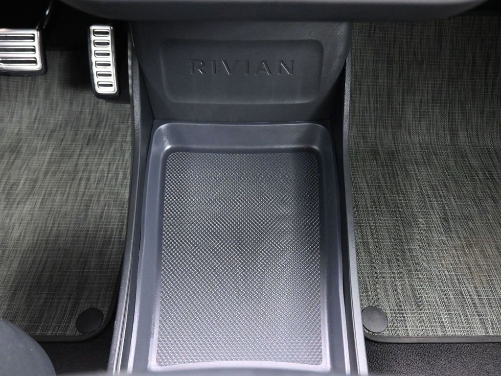 Used 2023 Rivian R1S Launch Edition image 19