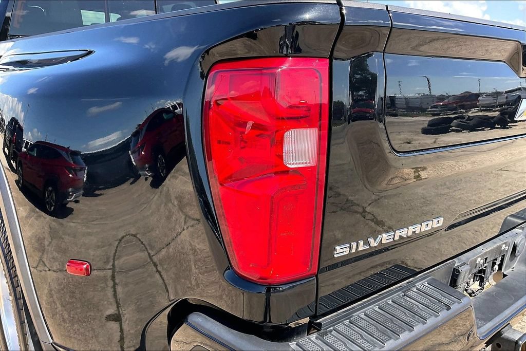 Used 2024 Chevrolet Silverado 3500 High Country w/ Technology Package AWD/4WD image 20