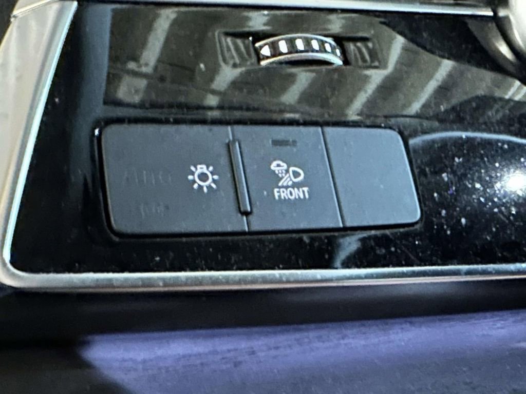 Used 2022 Audi Q8 Premium image 20